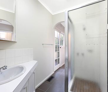 22 Raglan Street, South Melbourne VIC 3205 - House For Rent | Domain - Photo 3