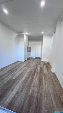 “Fully Renovated 4-Bedroom Home with Teenage Retreat / In-Law Accommodation” - Photo 2