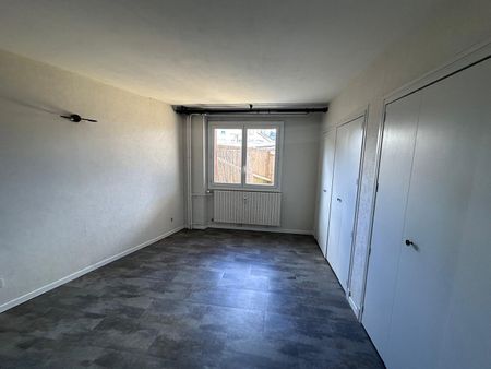 Location Appartement 3 pièces 83m² - Photo 3
