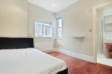 3 bedroom flat to rent - Photo 3