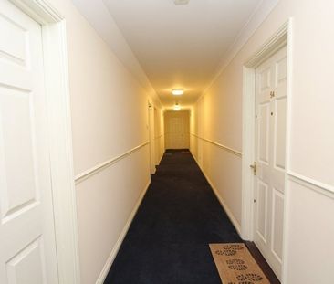 Room in a Shared Flat, Lamb Court, E14 - Photo 1