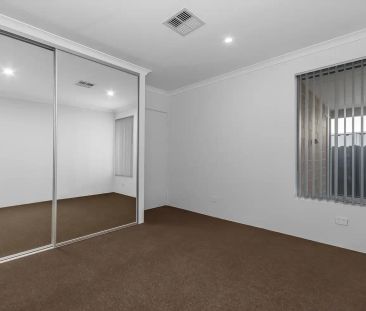 14B Hibiscus Street, Hammond Park WA 6164 - Photo 2