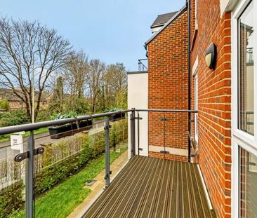 1 bedroom retirement property to rent - Photo 2