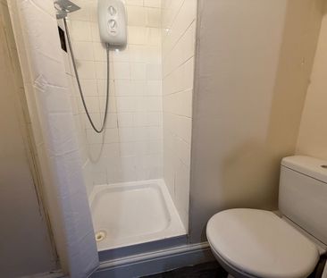 Studio Flat, London Road, SO15 - Photo 2