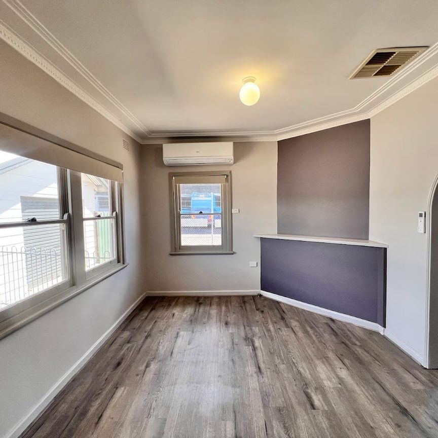 Charming 3-Bedroom House in West Tamworth - Photo 1