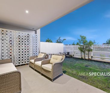Modern & Spacious Townhouse in the Heart of Springvale - Photo 2