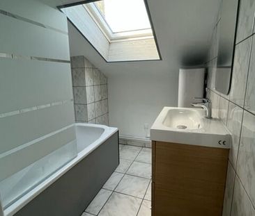 Appartement à louer - REIMS - PROCHE JEAN JAURES - Photo 2