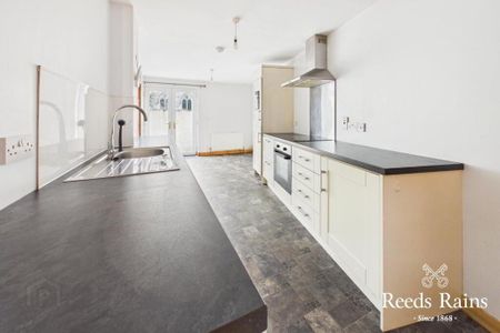 16 North Street, Newtownards, BT23 4DE - Photo 3