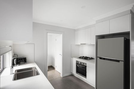 LOCATION, LOCATION, LOCATION! - Photo 4