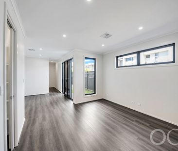 Open The Door To Light-Filled Living & Modern Ease - Photo 1