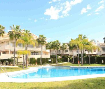 Townhouse in El Rosario - Photo 2