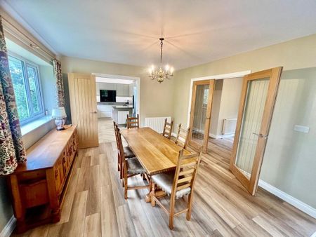 4 bedroom detached house to rent - Photo 4