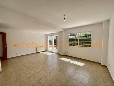 4 room luxury Detached House for rent in Torrent, Spain - Photo 2