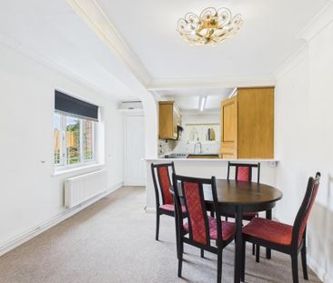 4 bedroom end of terrace house to rent - Photo 6
