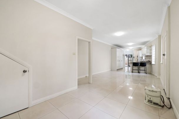 Funky Inner City Charm - Photo 1