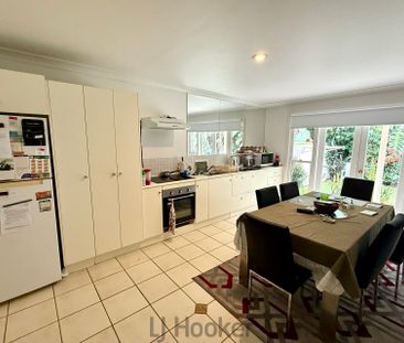 Two bedroom Villa in the Heart of Belmont - Photo 4