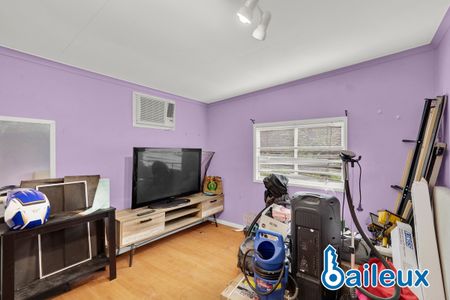 1 Andergrove Road, Andergrove QLD 4740 - House For Rent | Domain - Photo 5