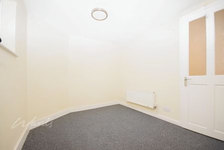 2 bedroom ground maisonette to rent - Photo 3