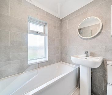 3 bedroom semi-detached house to rent - Photo 6