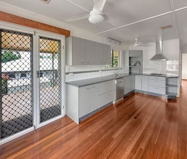 Classic High Set 3 Bedroom Family Home! - Photo 5