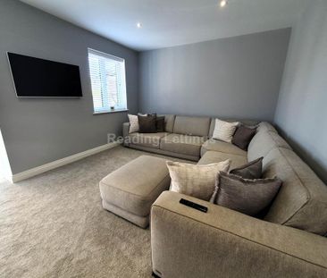 4 bedroom detached house to rent - Photo 2
