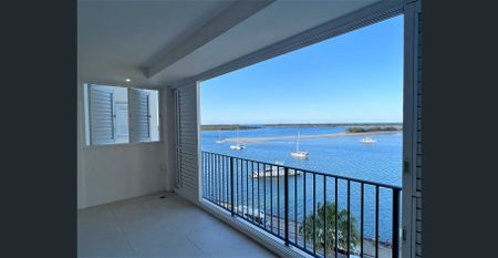 'Deep Water Point' Apartment with Panoramic Views of the Broadwater, Spectacular! - Photo 3