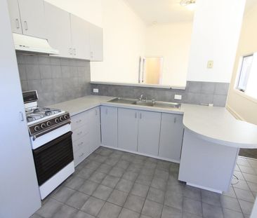 A vibrant Victorian - Photo 2