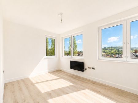 Tricorn House, Westward Road, Stroud, Gloucestershire, GL5 - Photo 4