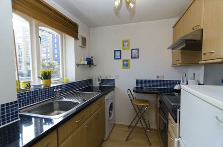 1 Bed Flat, Lewisham, SE8 - Photo 2