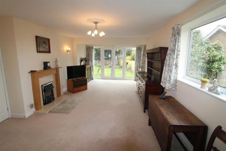 2 bedroom detached bungalow to rent - Photo 5