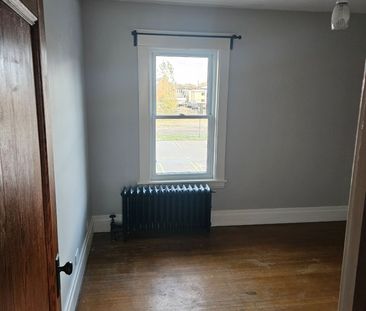 For Lease - 92 Killaly St West Street, Port Colborne, Ontario - Photo 3