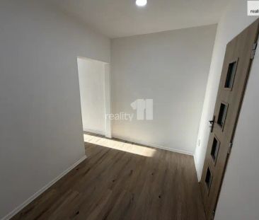 Pronájem bytu 2+1 s balkonem v České Lípě na Slovance - Photo 2