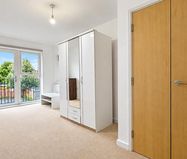 2 bedroom flat to rent - Photo 4