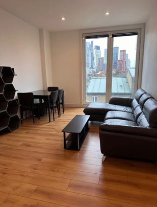 2 Bed Flat, Wandsworth Road, SW8 - Photo 1