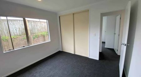 RENOVATED Three bedroom family home with alarm... - Photo 2