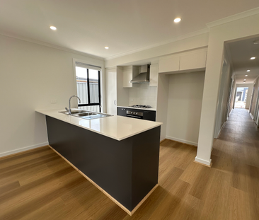 21 Michelino Street, Munno Para Downs SA 5115 - House For Rent | Do... - Photo 2