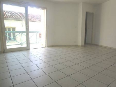 Appartement 4 pièces à louerNarbonne - 11100 / Réf: 2076 - Photo 2