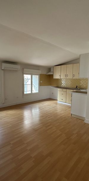 Location Appartement 2 pièces 41m² SIGEAN 11130 - Photo 1