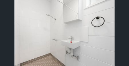 Newly Renovated Waterfront Unit - Photo 5