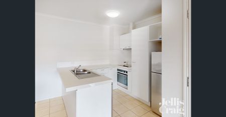 One bedroom +study fully furnished all inclusive apartment - Photo 4