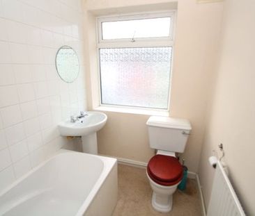 Park Crescent Place, Brighton, BN2 3HG 2 bedroom apartment to rent - Photo 4