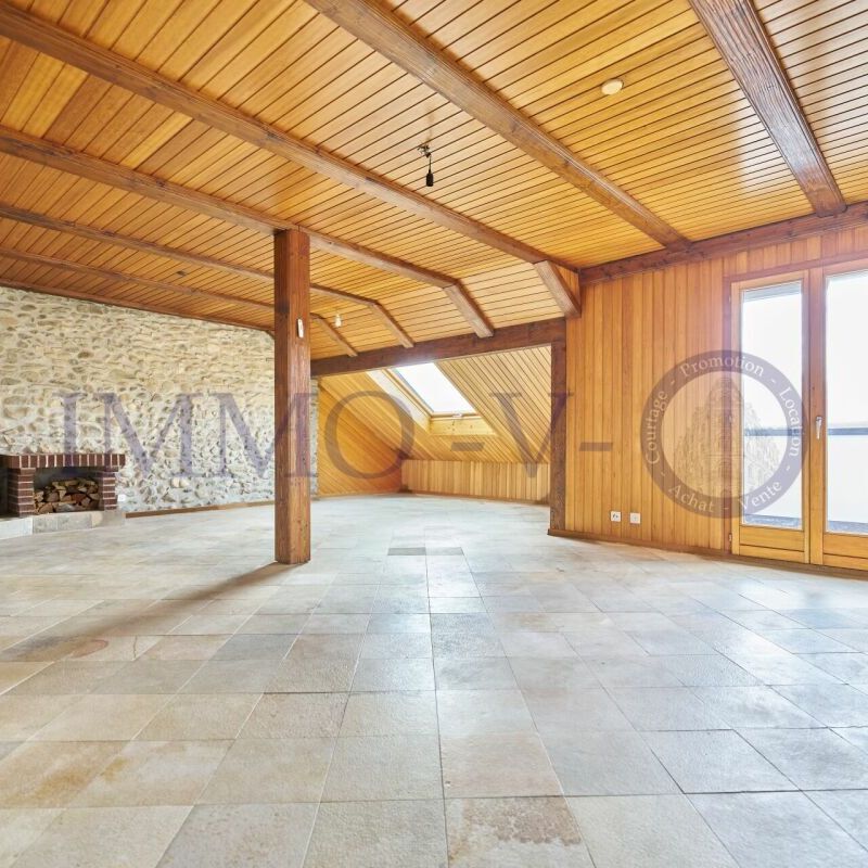 SPACIEUX AVEC CACHET ET BALCON AVEC VUE DEGAGEE - Foto 1