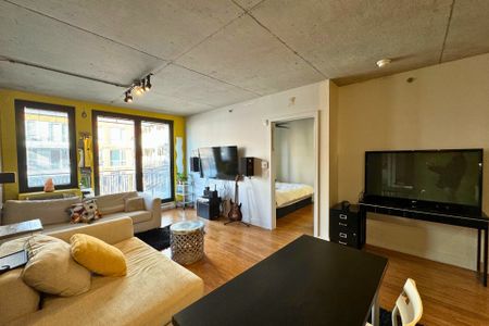 Condo for rent, Montréal (Le Sud-Ouest) - Photo 2