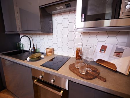 Apt 0206, Q Three Residence - Photo 5