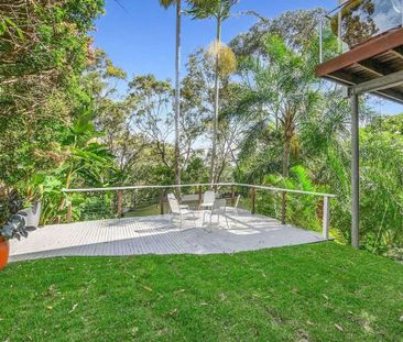 Spacious Coastal Family Home in the Heart of Newport - Photo 5