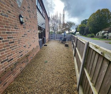 2 bedroom detached house to rent - Photo 2