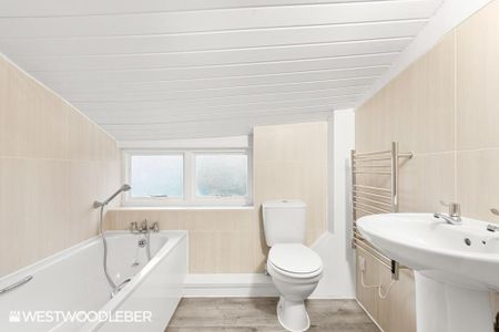 3 bedroom apartment to rent - Photo 4