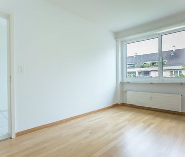Grosszügige 6.5-Zimmer-Duplex-Wohnung mit Kamin in Riehen - Photo 2