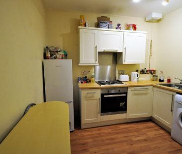 4 bedroom flat to rent - Photo 3