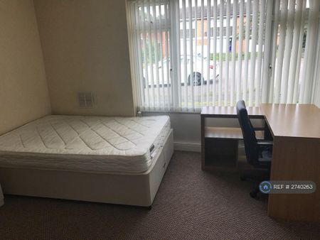 4 bedroom terraced house to rent - Photo 5